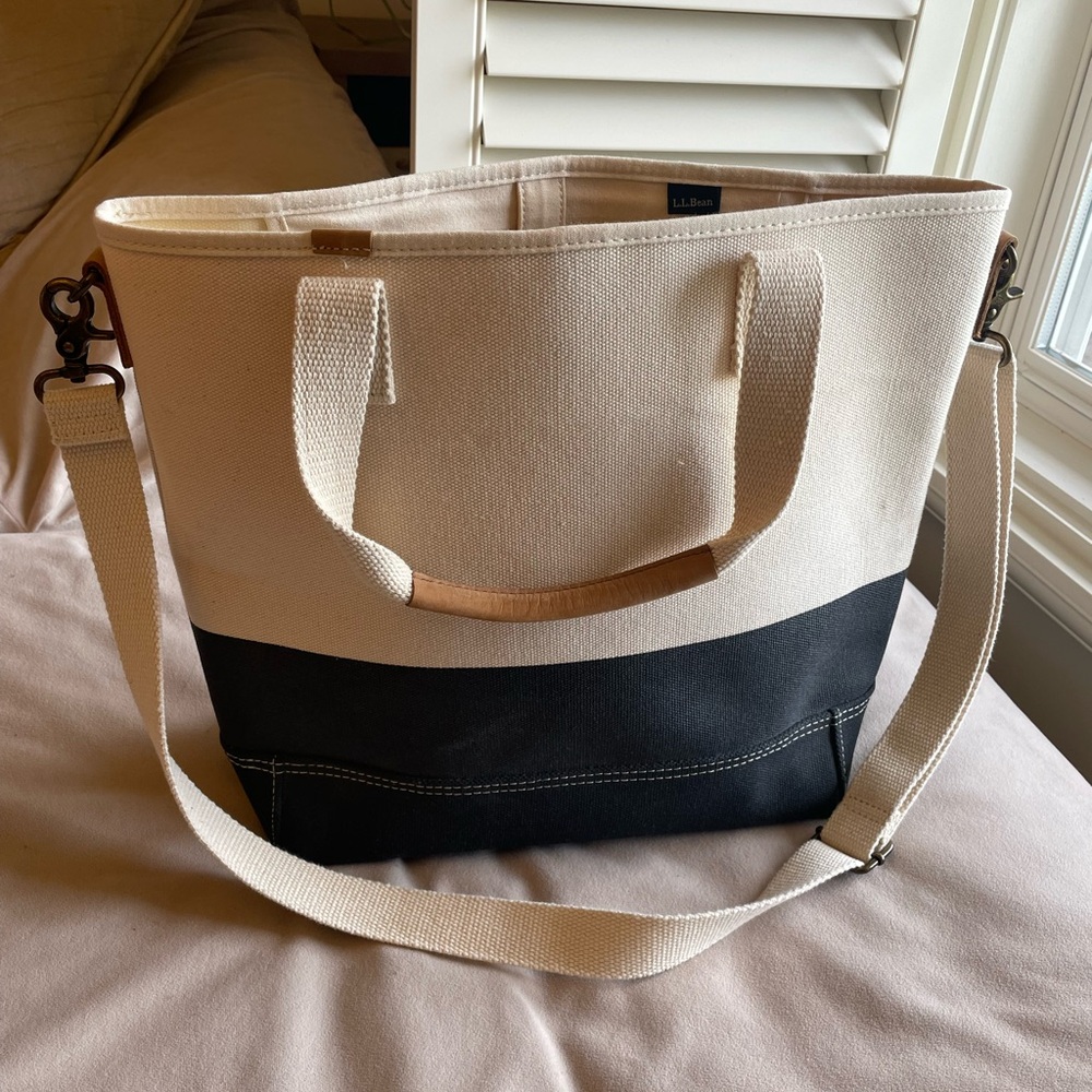 NWOT LL Bean Canvas Tote Bag with Black and Cream Design